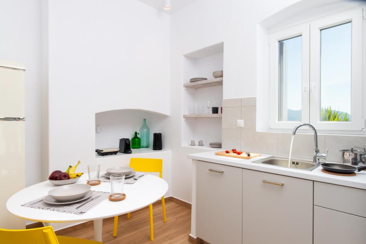 Haroto Suites Трипити Экстерьер фото